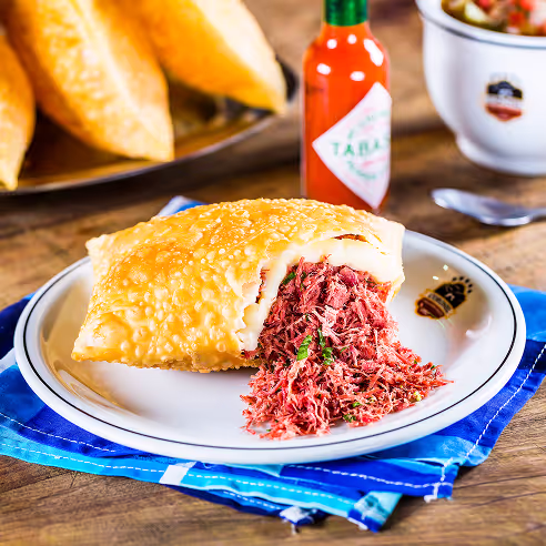 PASTEL DE CARNE SECA C/ CATUPIRY